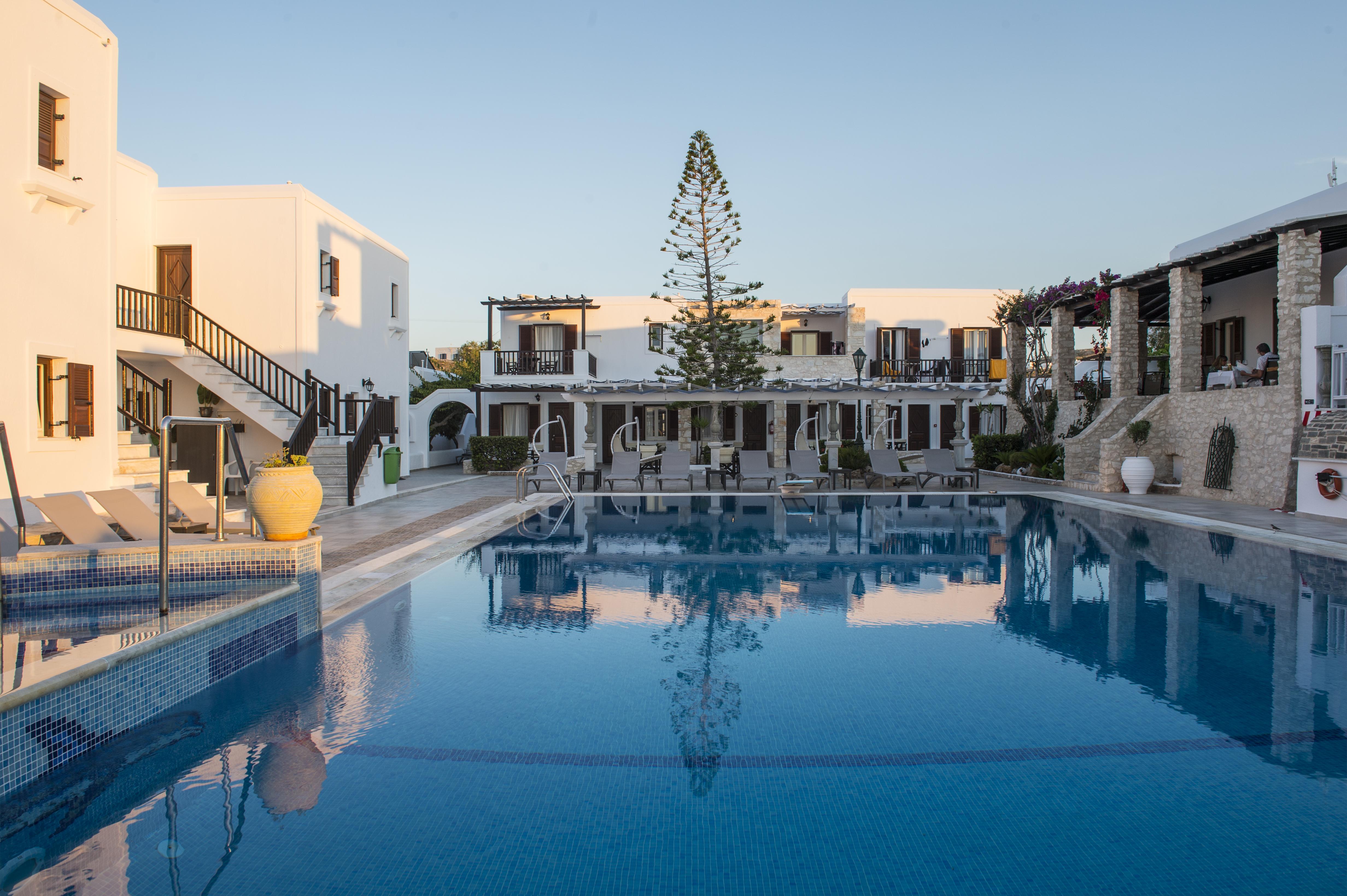 Contaratos Beach Hotel Náousa Exterior photo