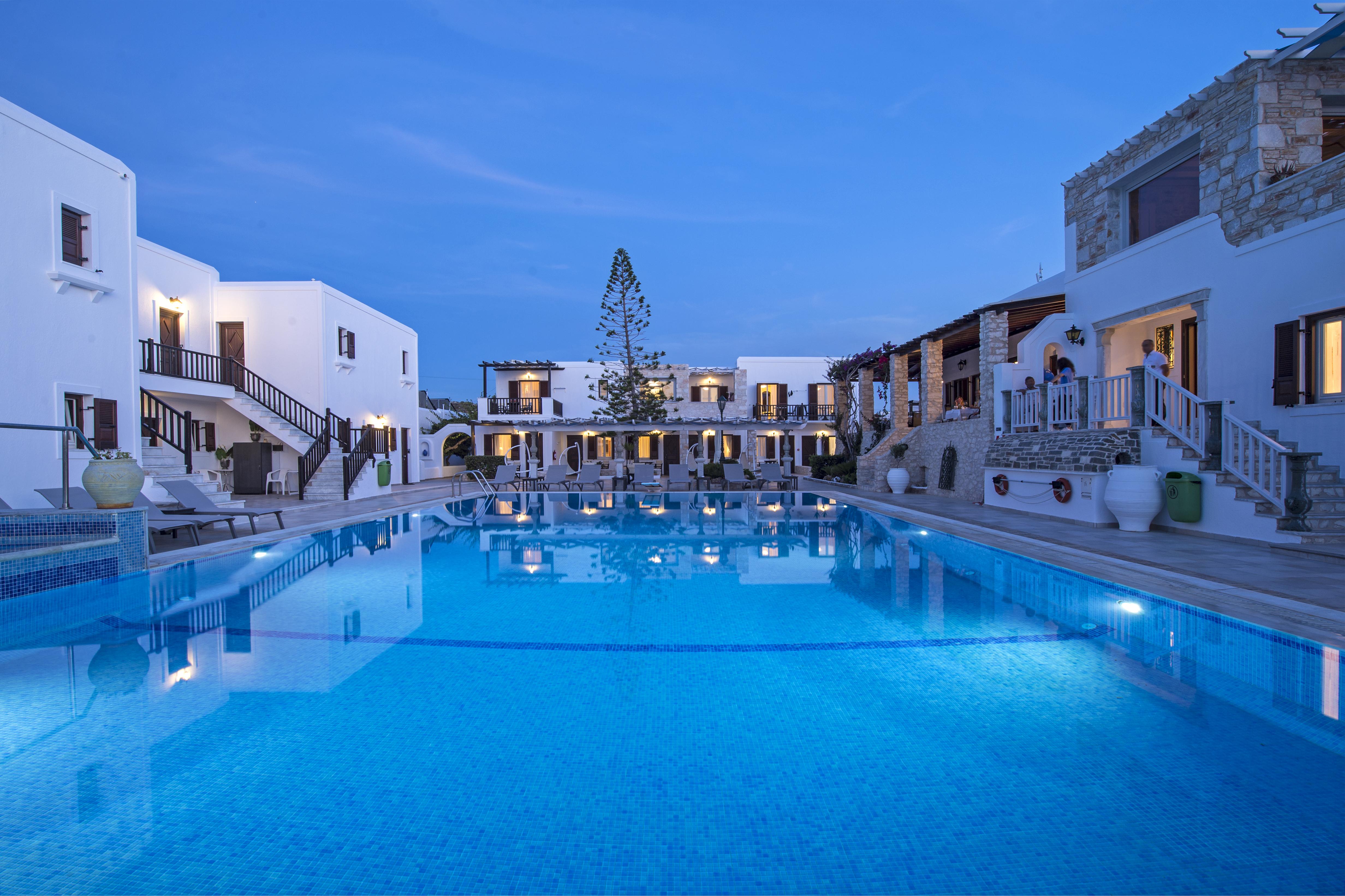 Contaratos Beach Hotel Náousa Exterior photo