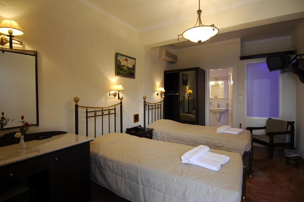 Contaratos Beach Hotel Náousa Room photo