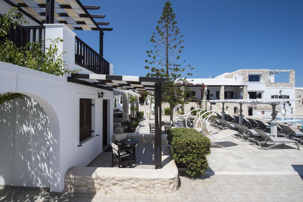 Contaratos Beach Hotel Náousa Exterior photo